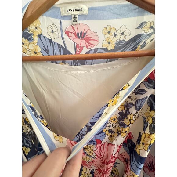 Max Studios Womens 3X Floral Top w/ Open Slit Sleeves and Shirred Waistband - Picture 4 of 10